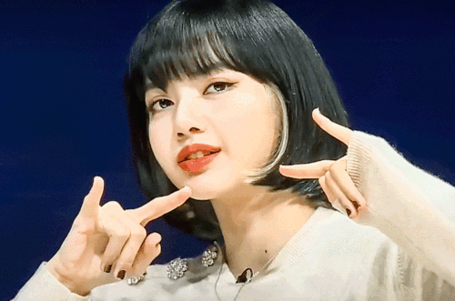 比起这些,我更关心lisa的惊人发量!|文末福利