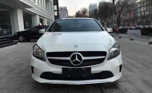 奔驰a级 a180 1.6t白色手自一体
