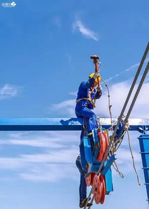 《空中抡大锤》