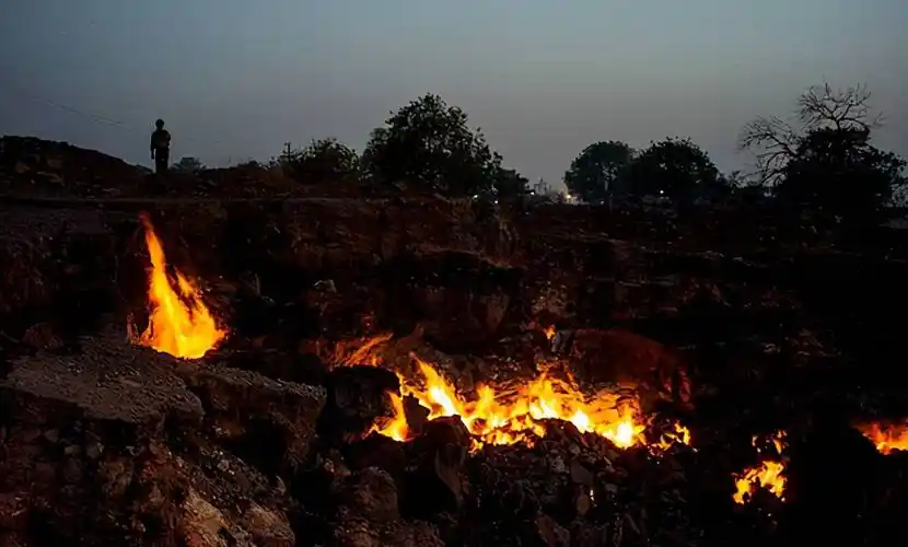 原创燃烧了几十万年的新疆煤田大火缘何而起治理煤火刻不容缓