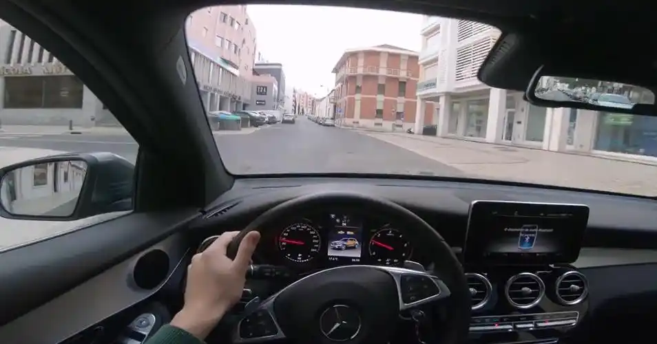 奔驰glb是四驱还是两驱北京奔驰glb13t四驱版