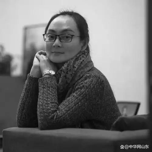 李姝娴1997年生于山东枣庄本科毕业于北京服装学院云南大学2022届硕士