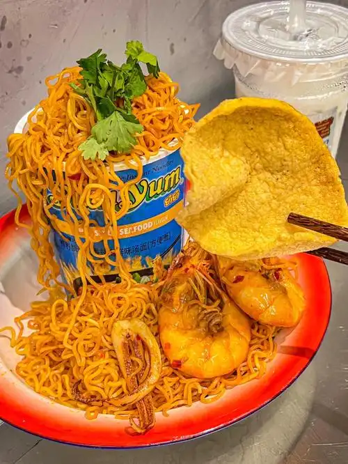 在中山终于吃到火山海鲜杯面了