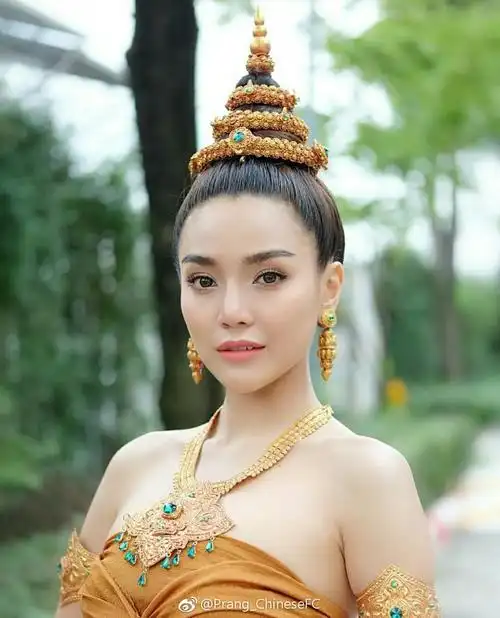 greengreenyayayayadiana戴安娜dianachompootaewmewaump泰国人的服装