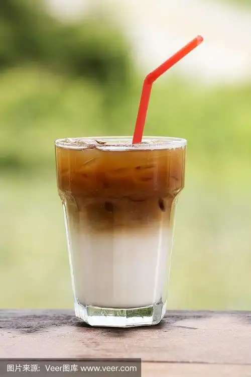 冰咖啡焦糖拿铁
