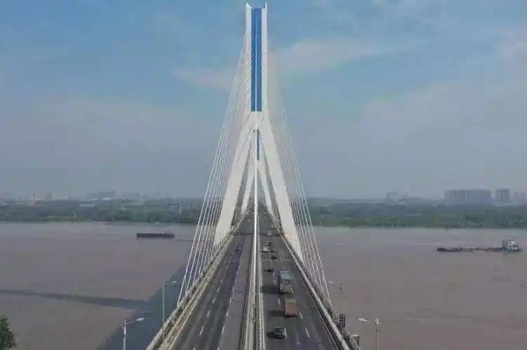 原创武汉有座让人头疼的大桥10年翻修24次并且越修越破