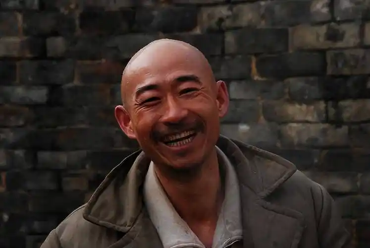 就是由饰演骑兵连长孙德胜的演员,江水喊出来的,那句让人热血沸腾的