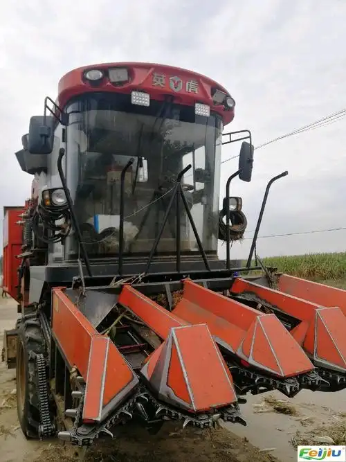 四行英虎玉米收割机低价处理