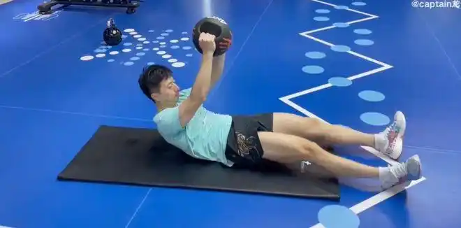 33岁马龙拒绝退役晒健身视频大腿肌肉粗壮冲击巴黎3连冠