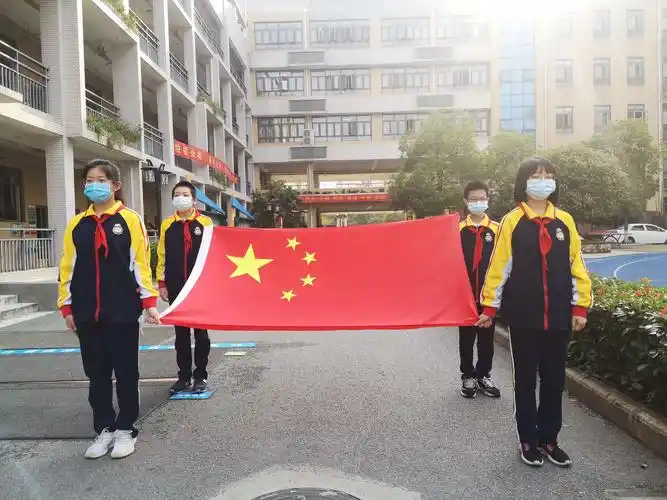 9月28日武汉市南湖中学北校区第五周升旗仪式