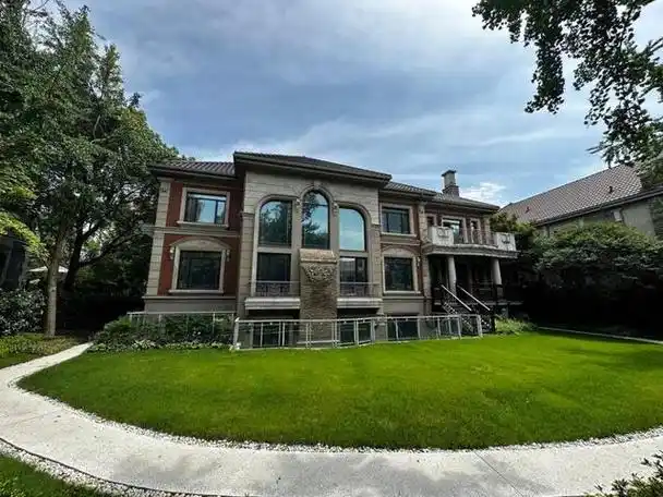 上海市一栋价值19212亿的别墅被拍卖5个富豪抢18099亿成交