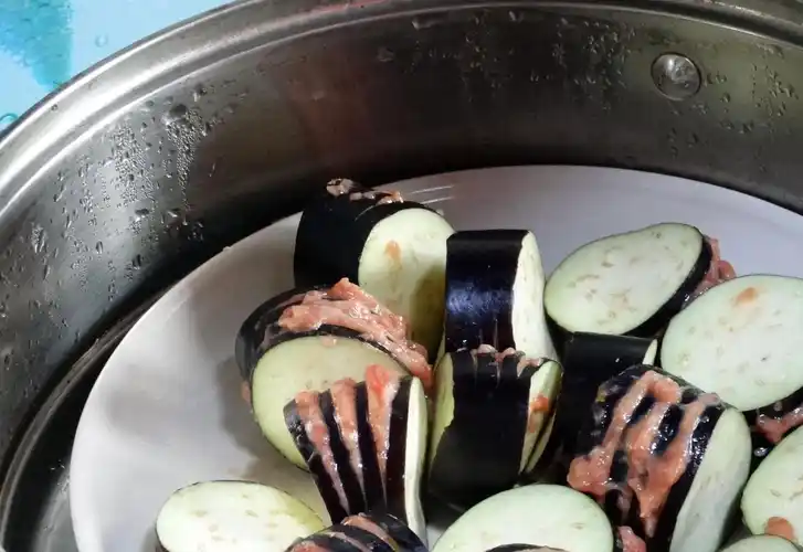 与其吃红烧茄子,不如试试另一种花样做法,美味可口颜值高_步骤_肉馅