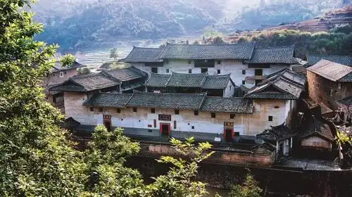 厦门鼓浪屿 武夷山6日5晚跟团游(2钻)·厦门全景 金门游船 闽南传奇秀