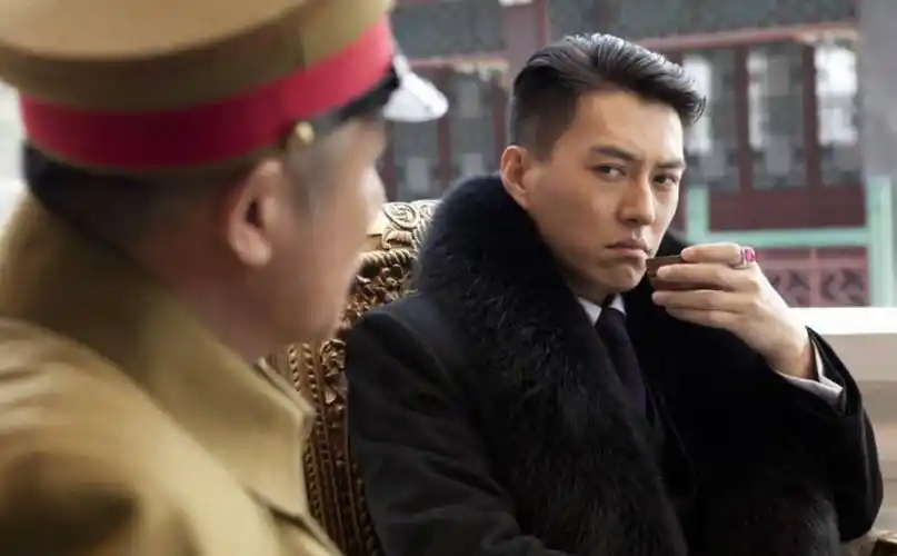 贺涵只应天上有,人间男神是靳东