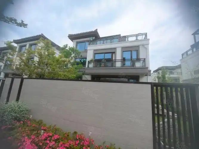 信息>嘉兴二手房>海宁二手房>海宁市区二手房>东方艺墅(别墅)>800_600