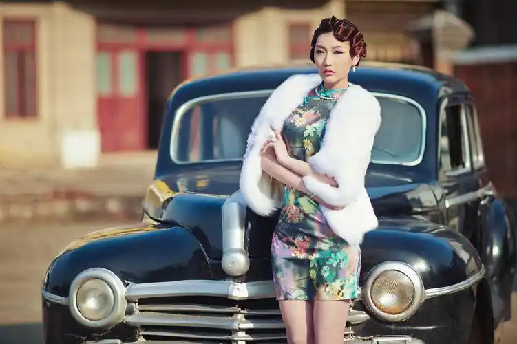 风韵犹存的旗袍少妇曼妙性感写真图片第二辑