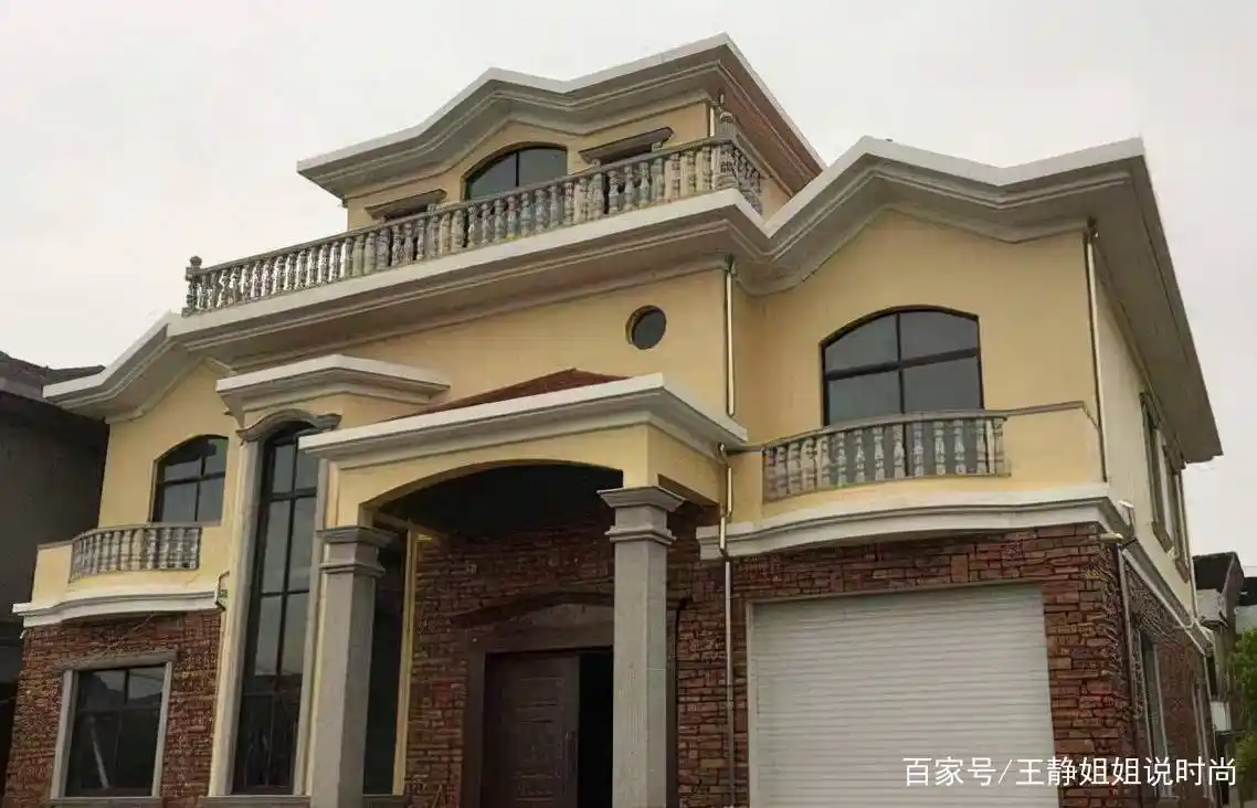 农村外墙怎么装修配色,不贴瓷砖?