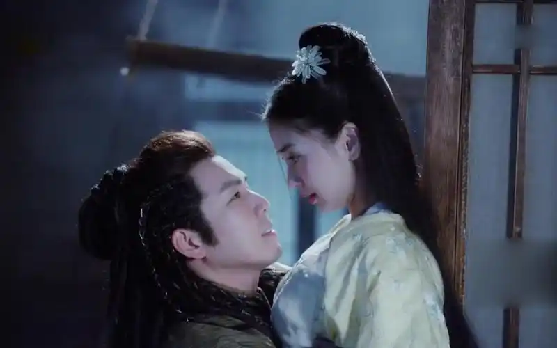 《孤芳不自赏》抵在墙上吻才刺激!_哔哩哔哩_bilibili