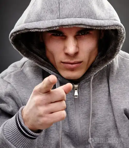 一个危险的黑帮老大的特写