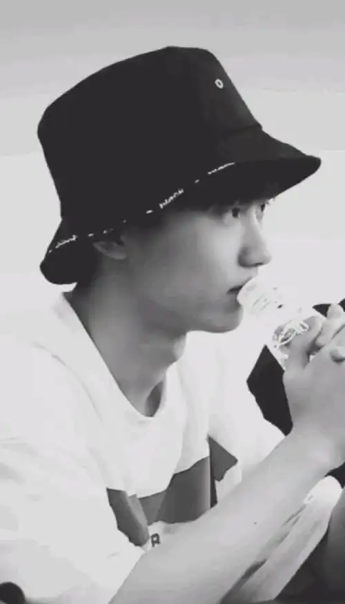 马嘉祺 感知浪漫#关于马嘉祺的喉结2.