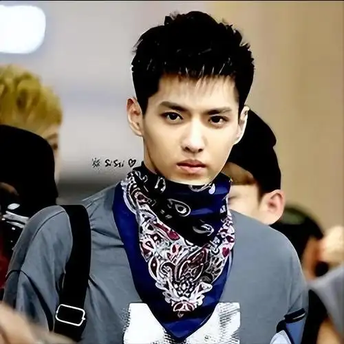 从顶流到弃子,吴亦凡狱中发胖20斤:我还是不敢看他妈妈的朋友圈