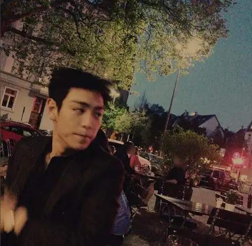 bigbang成员top自曝吸烟照 粉丝劝快戒掉