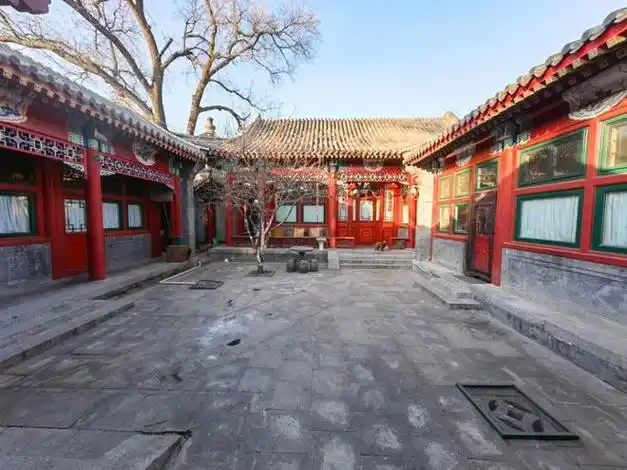 此次拍卖的这座四合院,绝对可以说是现代版的豪华皇宫设计装修