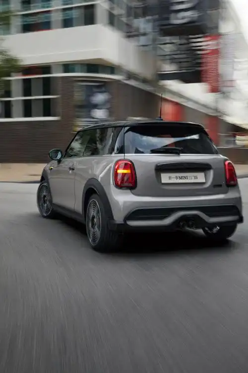 开启人车关系新时代宝马集团亮相2021上海车展