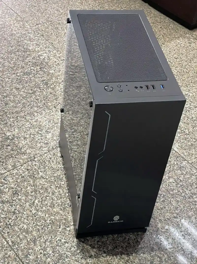 游戏电脑主机.i7-7700四核,技嘉b250主板,256g - 抖音