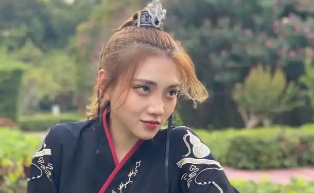 莫邪年龄资料简介短视频上抖音热榜一夜涨粉百万