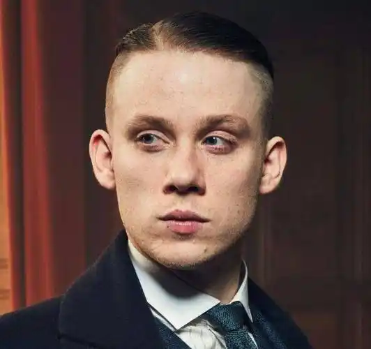 4《浴血黑帮》男士必试的发型