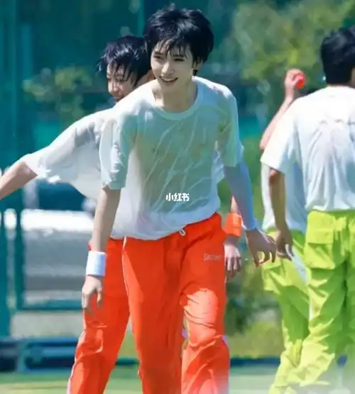 丁程鑫  #宋亚轩  #刘耀文 #张真源 #严浩翔  #贺峻霖  #腹肌小哥哥