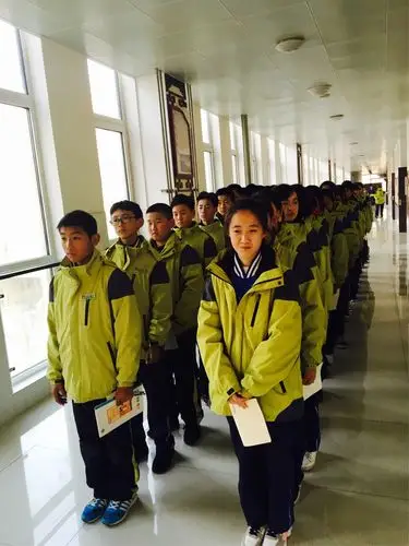 "与青春相约"即墨萃英中学八年级心理健康教育讲座