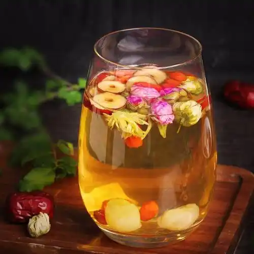 1,美白养颜茶配方一莲花绿茶 莲花绿茶的材料绿茶3g莲花6g莲花绿茶的