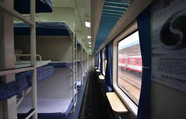 在火车卧铺睡觉的时候为什么有人说要头朝过道睡可算知道了