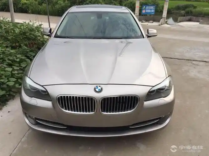 宝马525li豪华大屏 香槟色