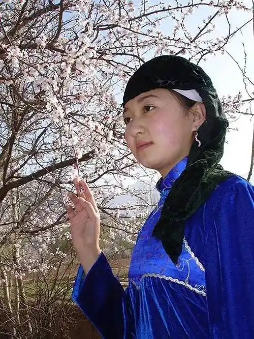 民族名片撒拉族生活在青藏高原边缘的民族