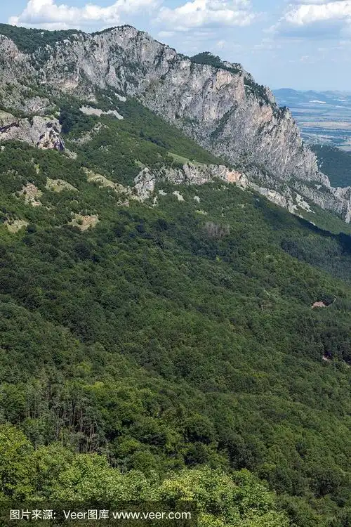 保加利亚巴尔干山脉vratsata隘口附近的景观