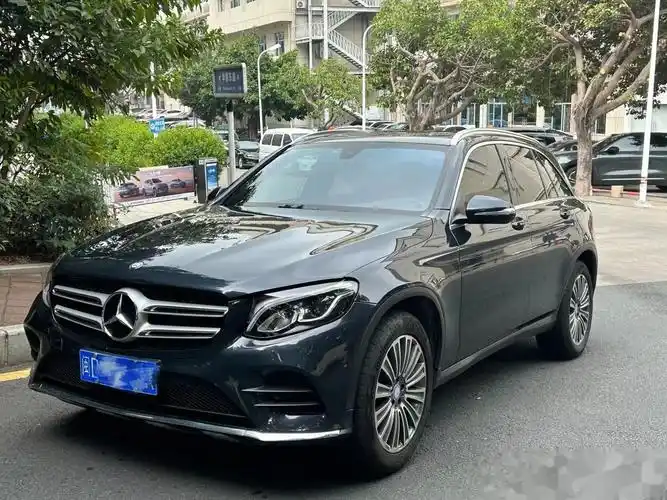 了台17年上牌奔驰glc260 动感回来 9万公里,有全景天窗,电动尾门 价格