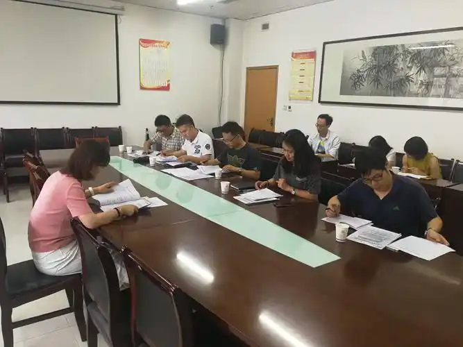 区人社局召开就业脱贫夏季行动工作专题会议