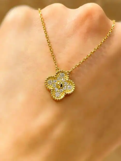 爆款四叶草满钻项链f家同款哦