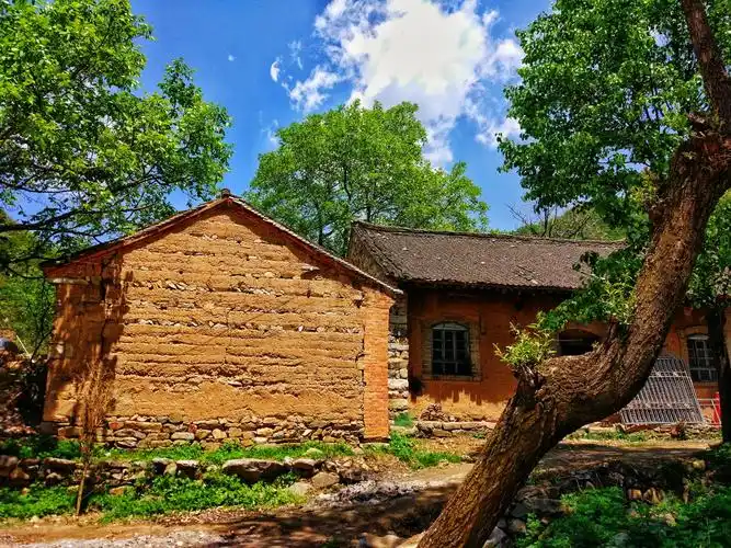 蓝田县厚镇乡青峪沟高升村陈家大院,一座掩藏在深山的农家小院,吃,住,
