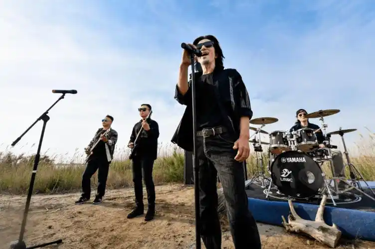 山东卫视寻声记走进东营唐朝乐队时隔30年重新演绎国际歌