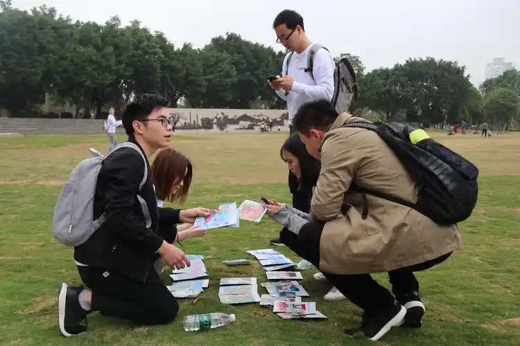 招商银行深圳分行新员工莲花山徒步定向活动照片回顾 - 美篇