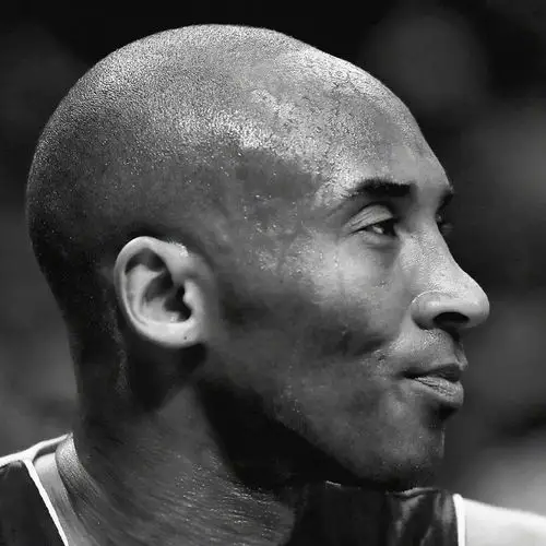 科比侧颜黑白酷照 世间记得你的美好
