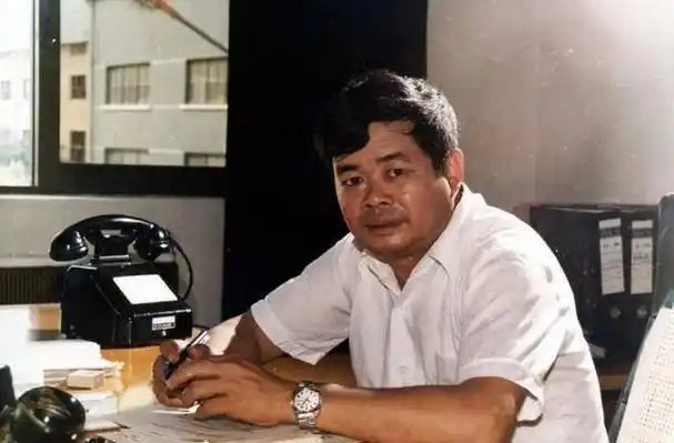 原创曹德旺办公室的座右铭挂了几十年12个字说尽大智慧