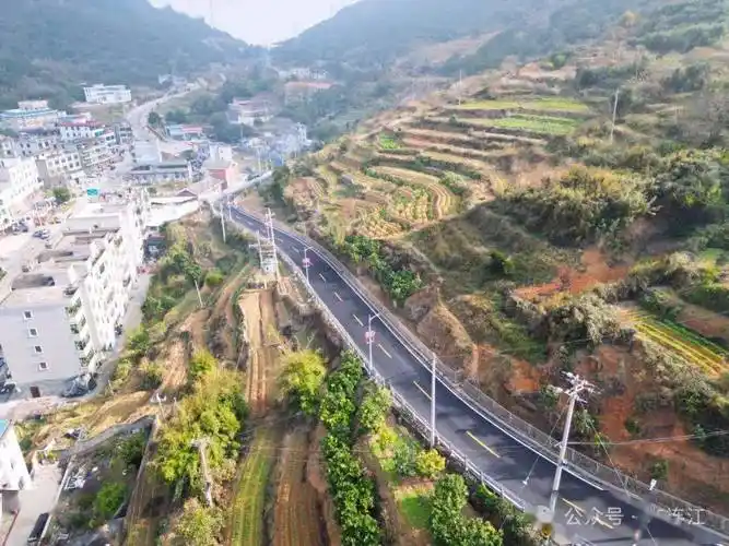 安凯乡_道路_黄线