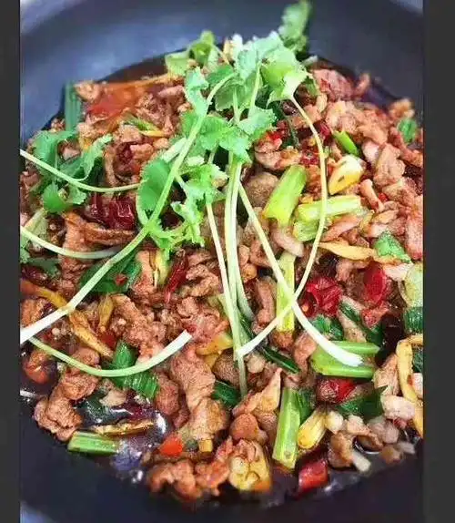 孙记余庆剔骨鸭(新光路店)-"他家烤鱼很好吃,里面的配菜也多,不输给巴