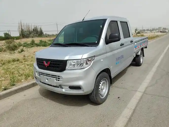 五菱新卡双排15最新款