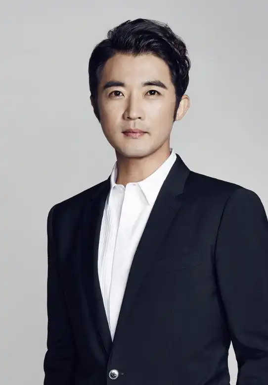 安在旭晚上喝酒后隔日开车被查酒驾 公司发文致歉